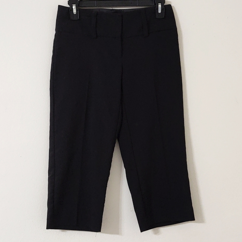 No Boundaries Black Dress Capris - Size 1